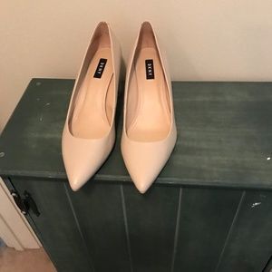 DKNY Nude leather pump size 11